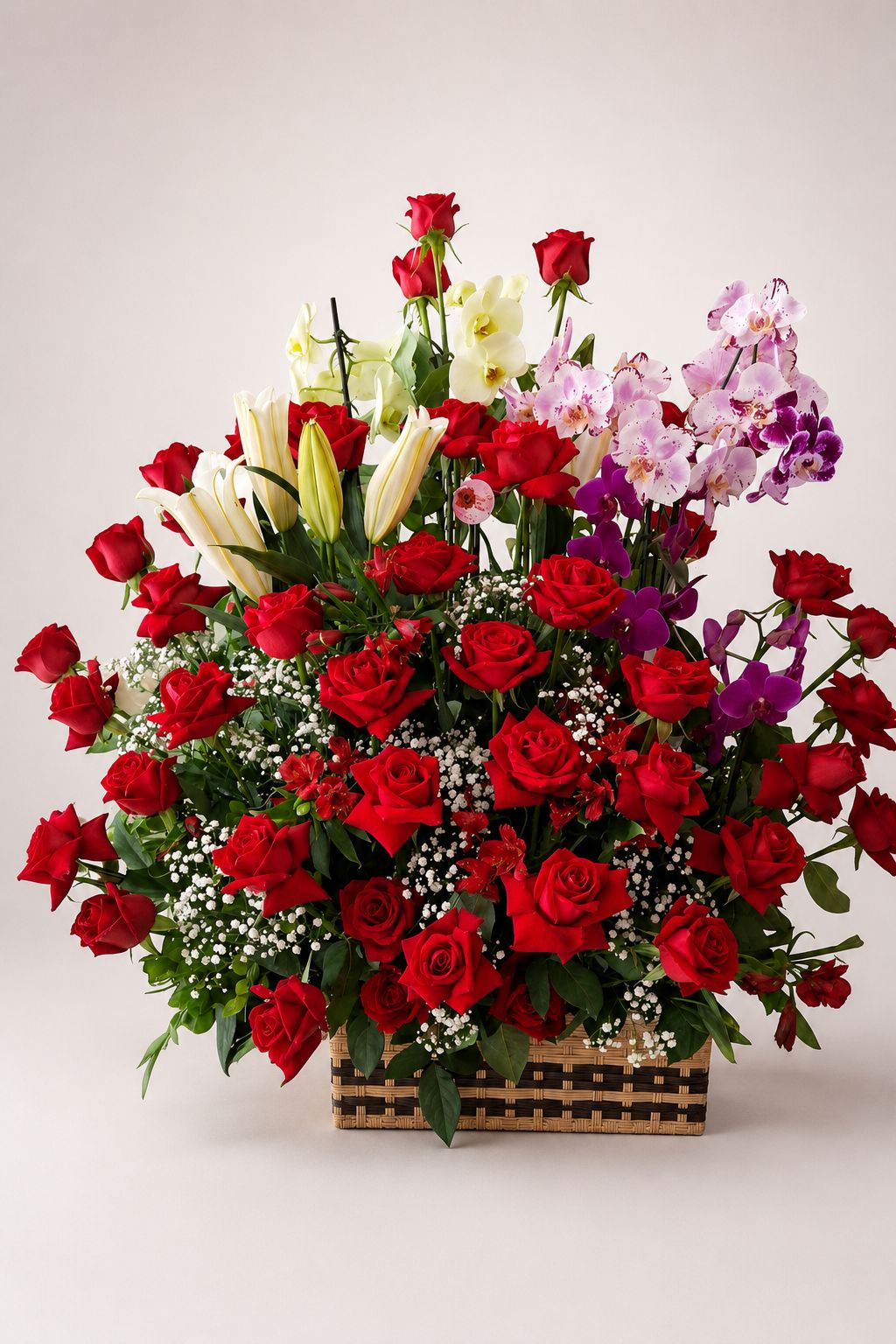 ARRANJO ESPECIAL
ORQUÍDEAS, ROSAS E LÍRIOS